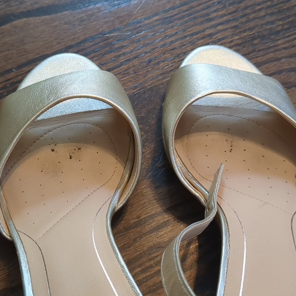 Clarks Laureti Grace Champagne Heels - Picture 6 of 8